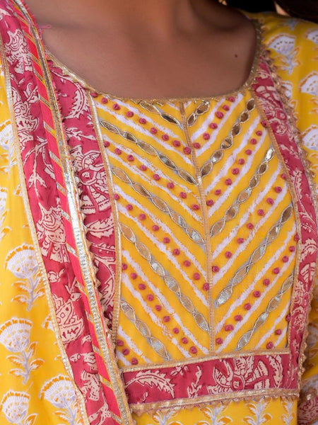 Geometric Print Straight Solid Kurta, Salwar & Dupatta Set