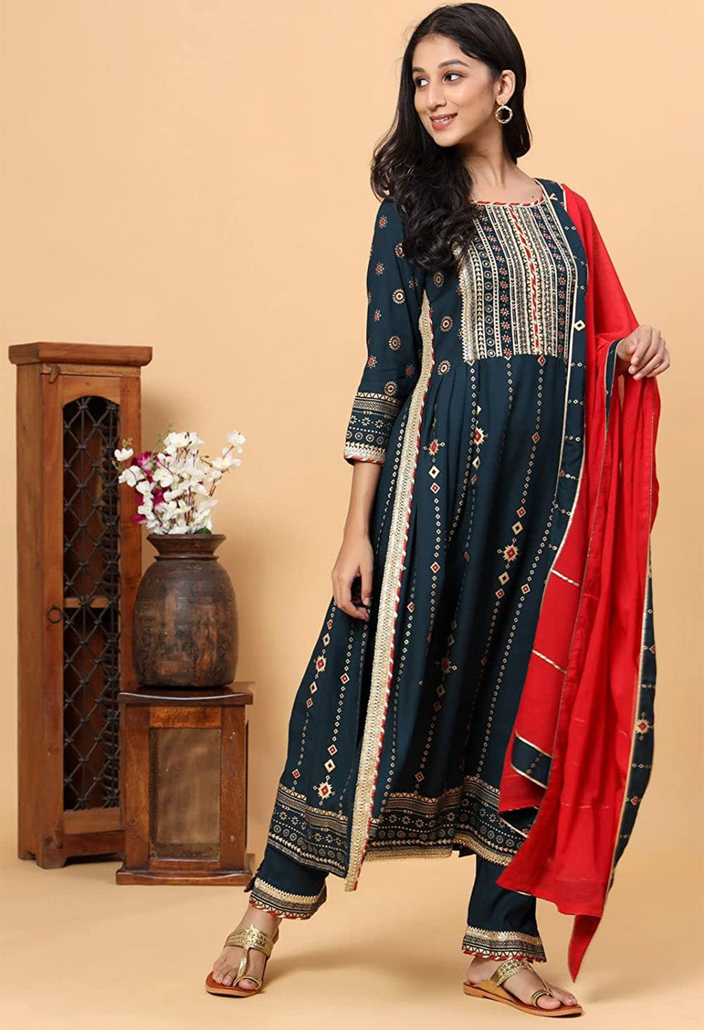 Kurta, Pyjama & Dupatta Set Cotton Silk Green, Gota Patti Work